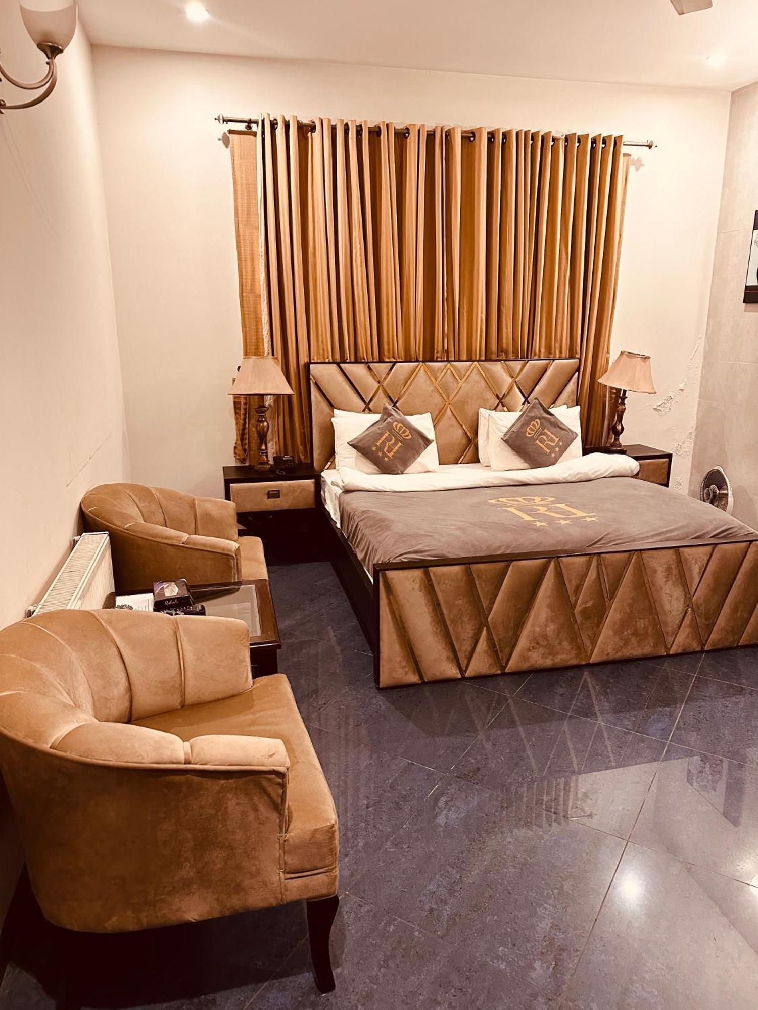 Reina Boutique Hotel - G9 Islamabad Exterior photo