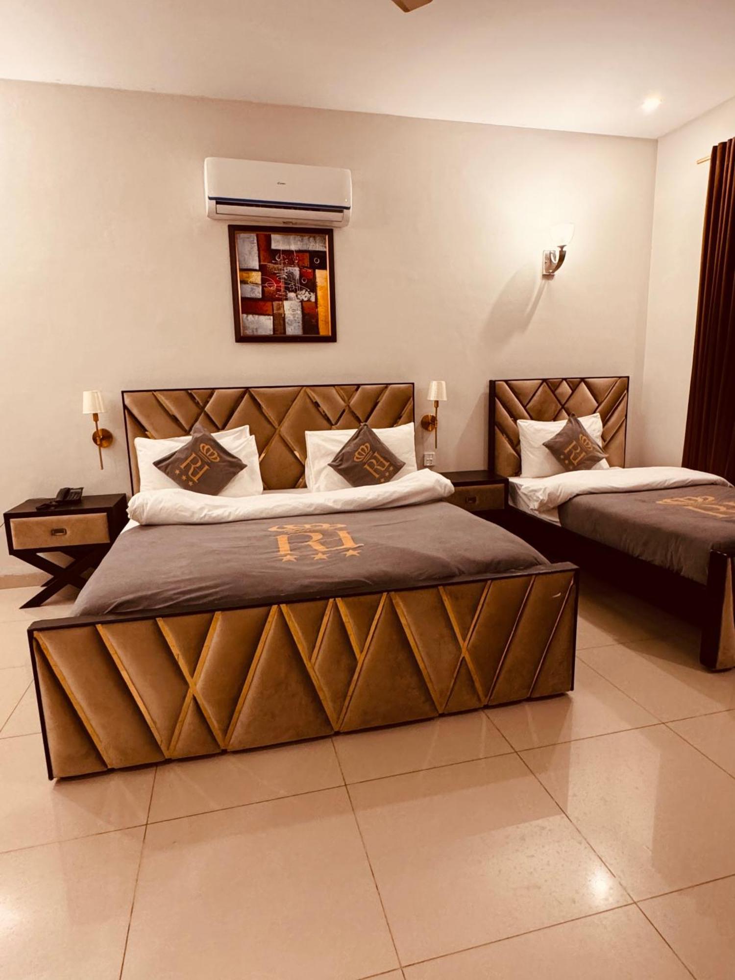 Reina Boutique Hotel - G9 Islamabad Exterior photo