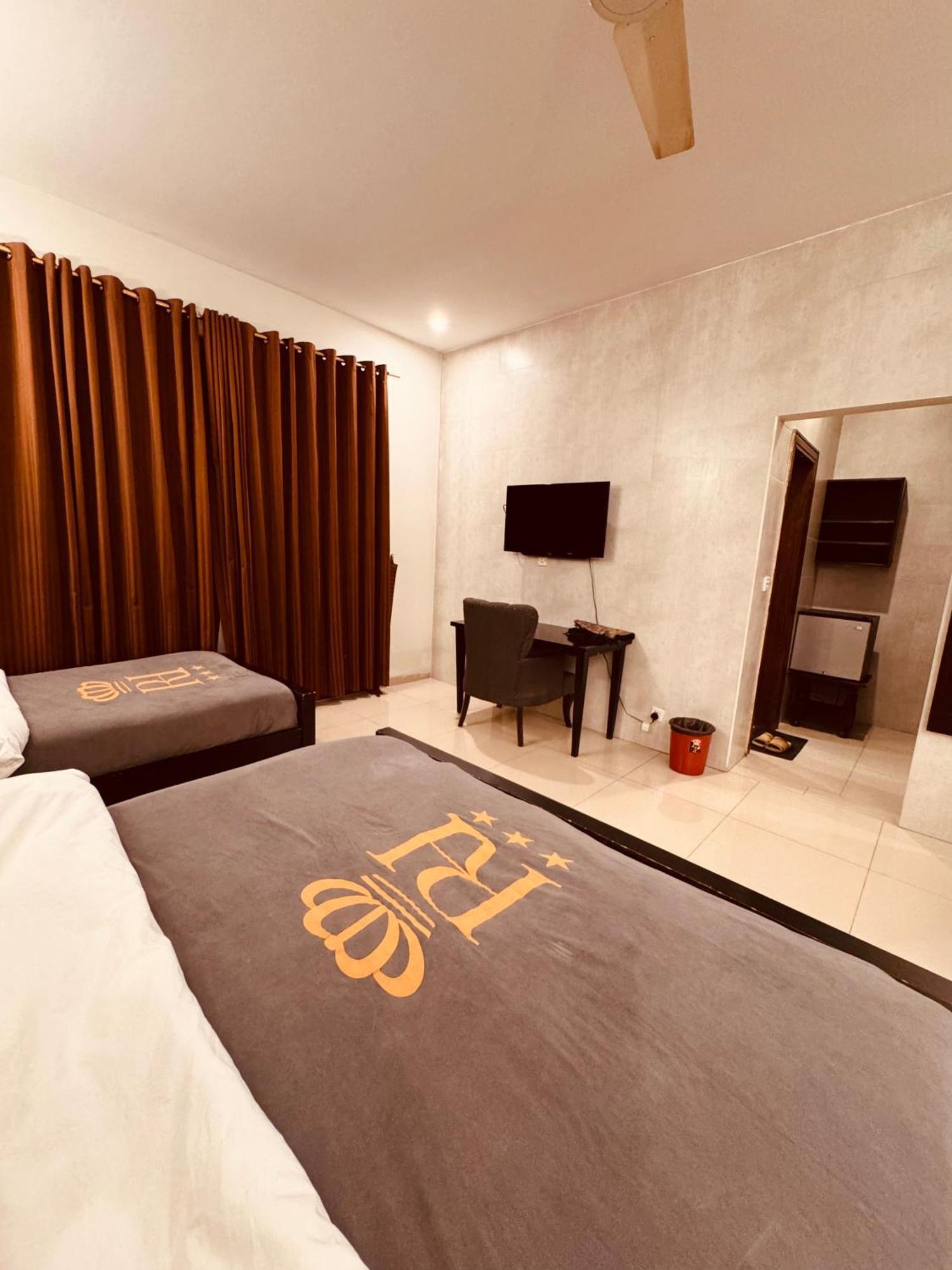 Reina Boutique Hotel - G9 Islamabad Exterior photo