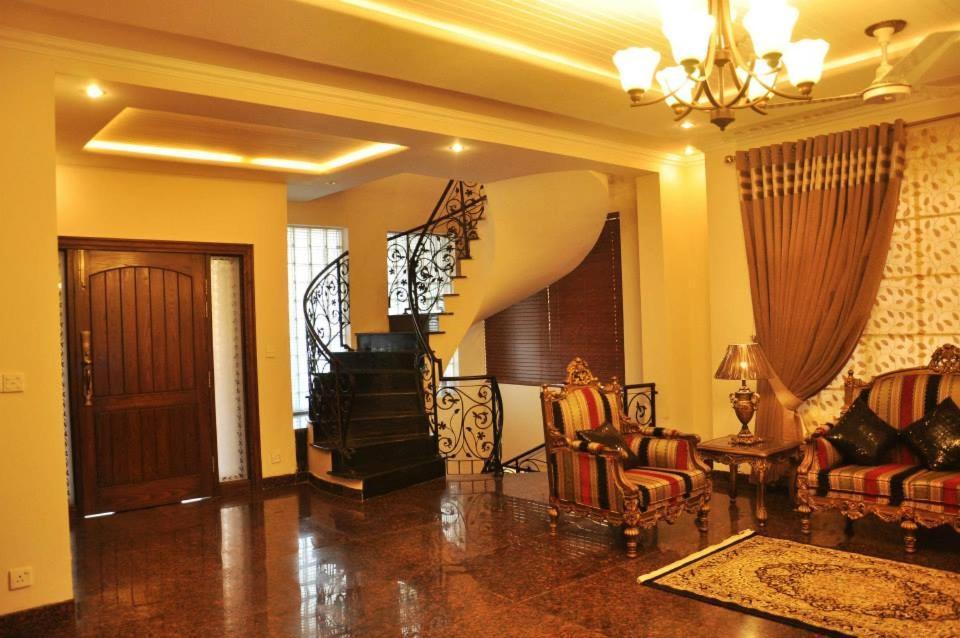 Reina Boutique Hotel - G9 Islamabad Exterior photo