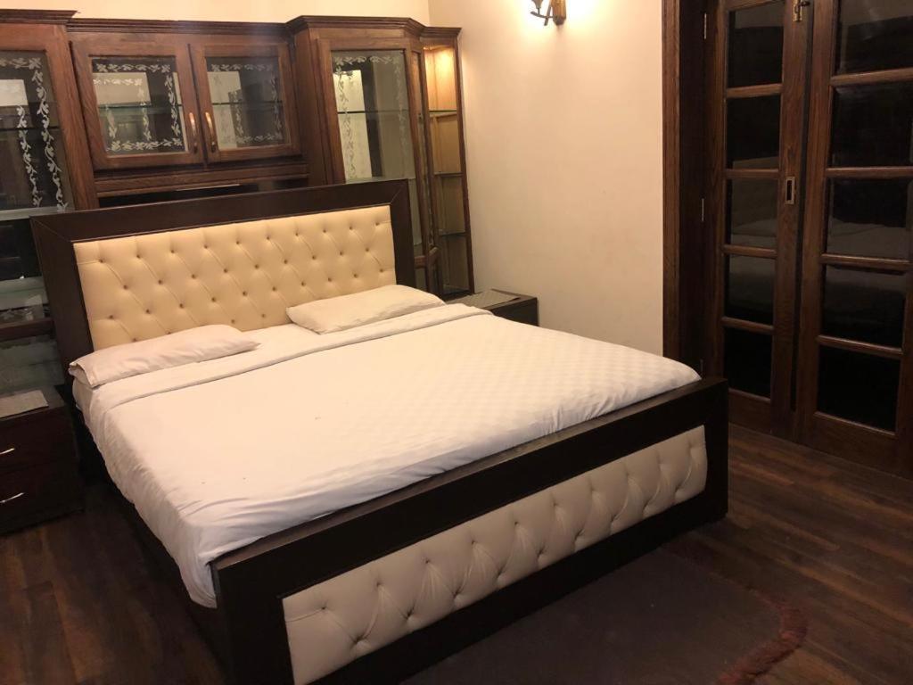 Reina Boutique Hotel - G9 Islamabad Exterior photo